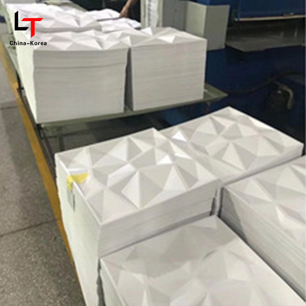 Moderne 3D PVC veggpanel/klistremerke Interiør Vanntett Matt Svart Diamantform for Stue Soverom Veggdekorasjon Vanntett